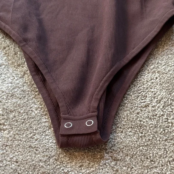 lululemon athletica Brown Long Sleeve Bodysuit - Picture 3 of 8